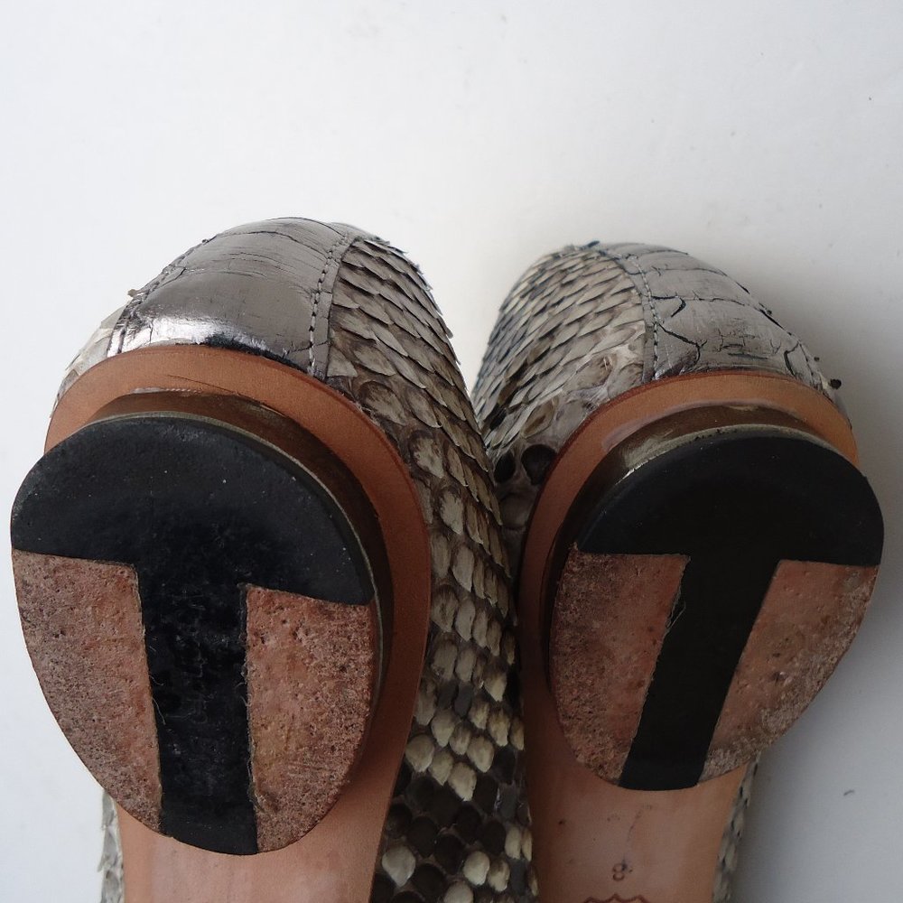 SIZE 8. Alexandre Birman python leather flat shoes. - Picture 15 of 16